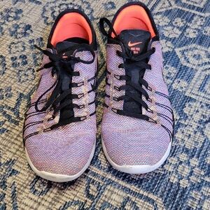 Nike Women's Black and Pink Running Shoes